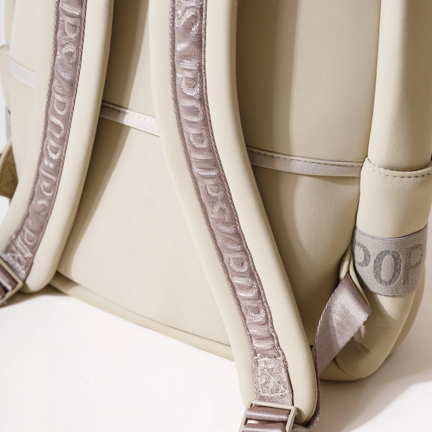 EVERYDAY BACKPACK TAUPE - Image 4