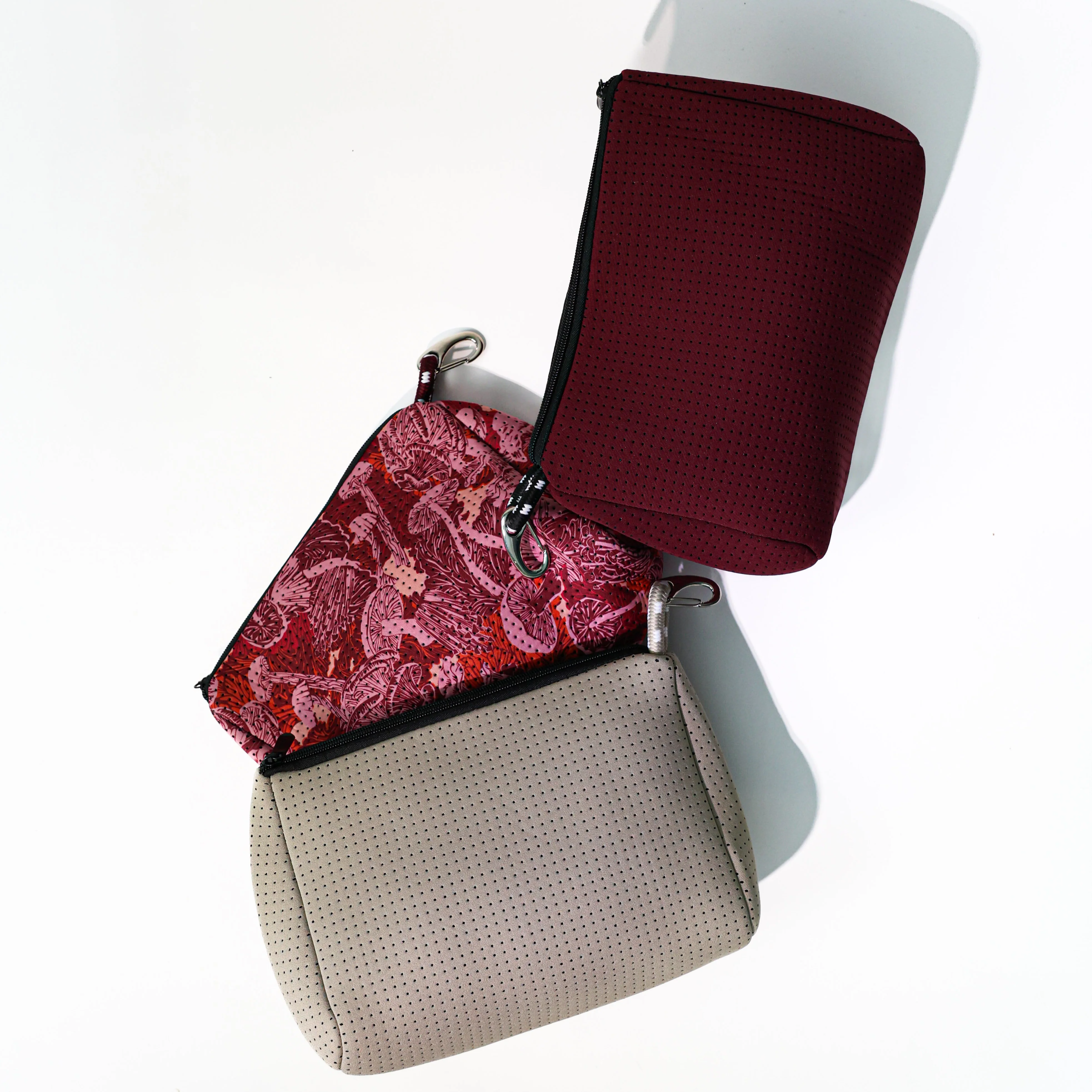 ESSENTIAL POUCH TAUPE - Image 4